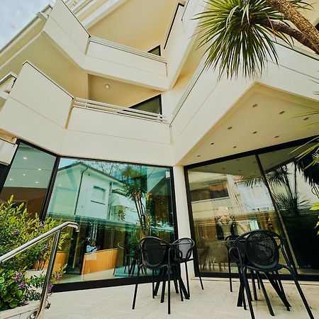 Hotel President - Vintage Hotel In Centro Riccione Exterior foto