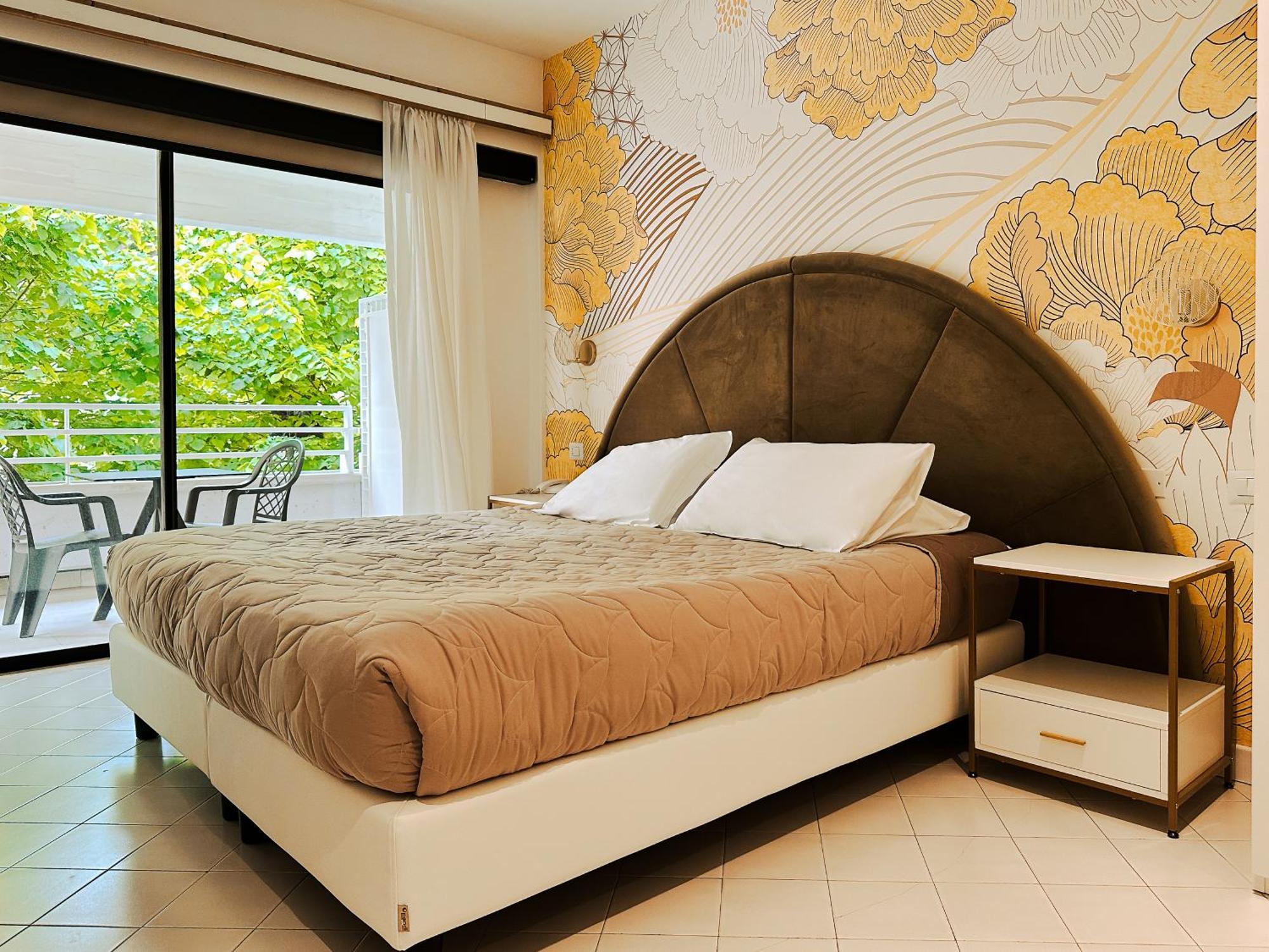 Hotel President - Vintage Hotel In Centro Riccione Exterior foto